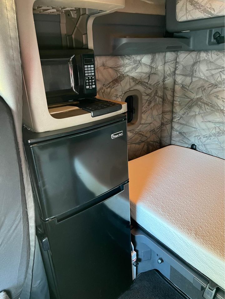 2014 Freightliner Cascadia - Фото 5