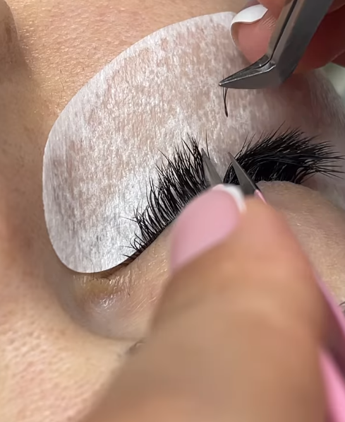 Manan Ghazaryan, Lashes Extension - Brow Artist - Фото 2