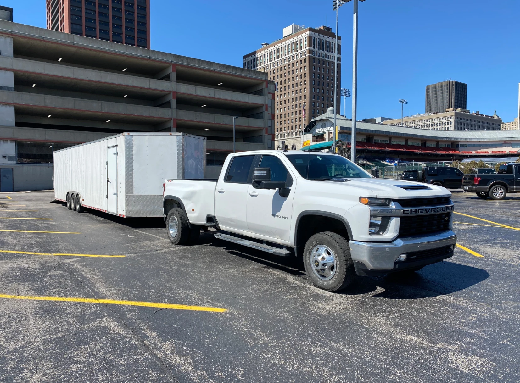 2022 Chevrolet Silverado 3500 + 2022 ENCLOSED Freedom