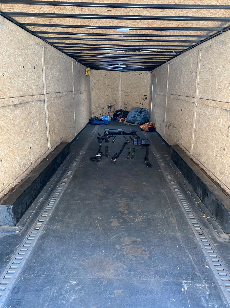 2022 Chevrolet Silverado 3500 + 2022 ENCLOSED Freedom - Фото 4