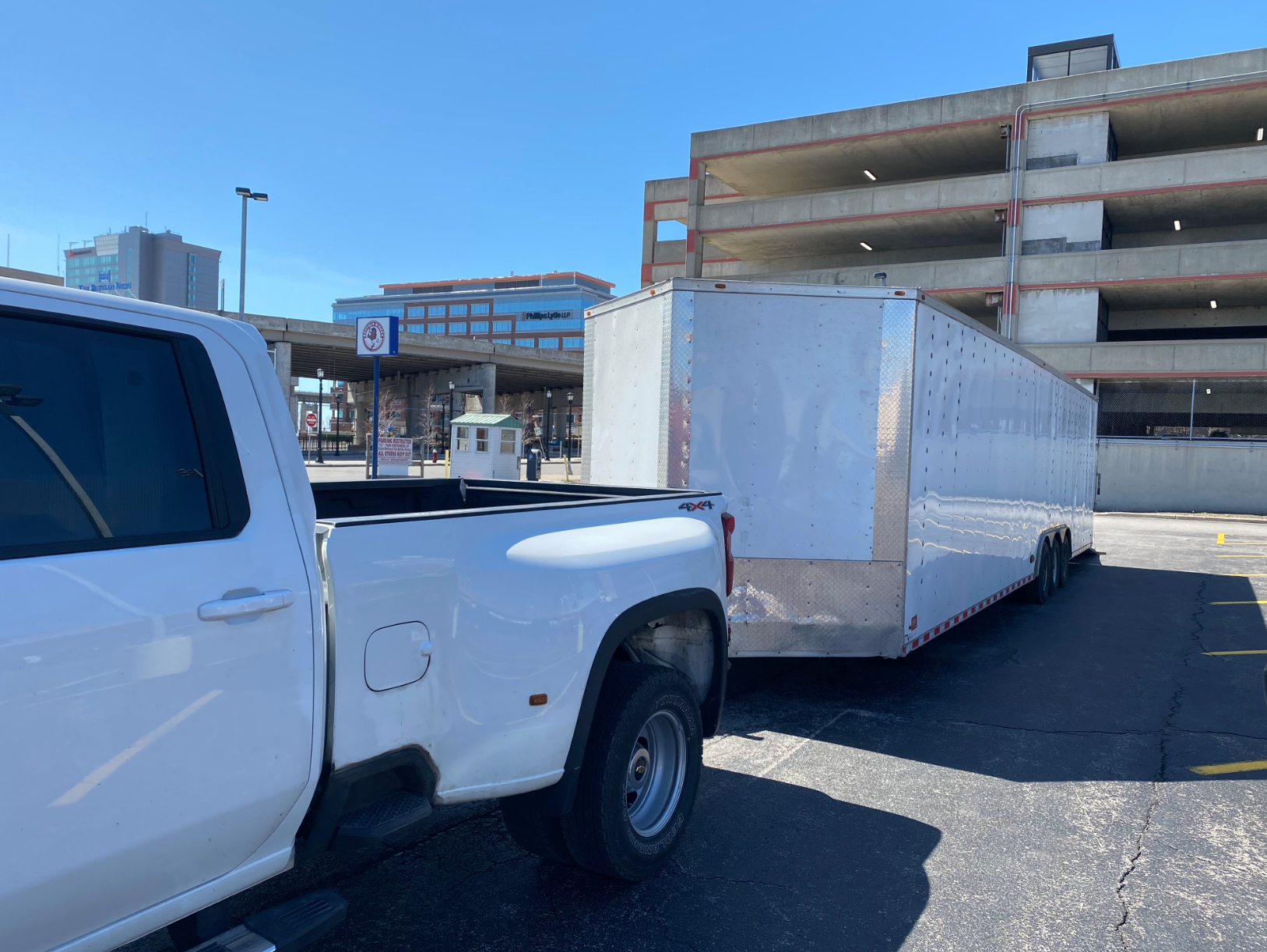 2022 Chevrolet Silverado 3500 + 2022 ENCLOSED Freedom - Фото 7