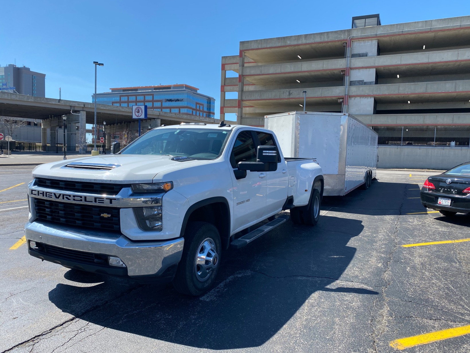 2022 Chevrolet Silverado 3500 + 2022 ENCLOSED Freedom - Фото 9