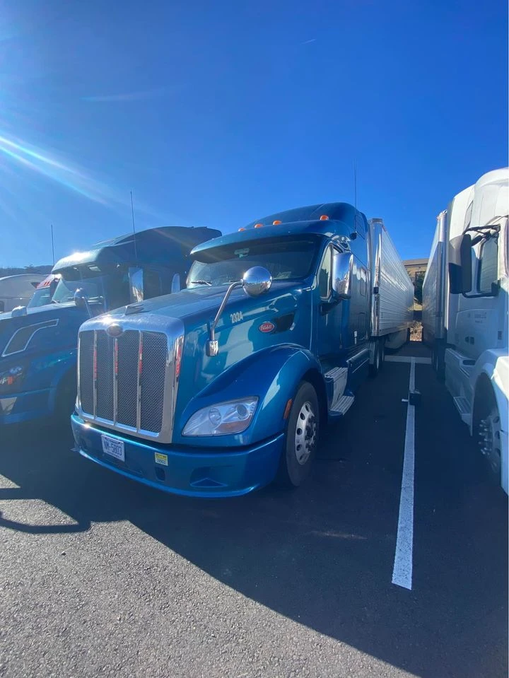 2014 Peterbilt 587 for Sale