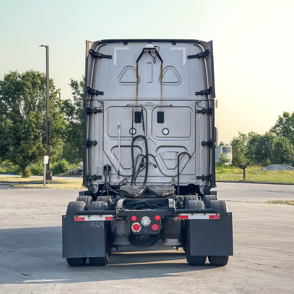 Freightliner Cascadia 2016 for Sale - Фото 13