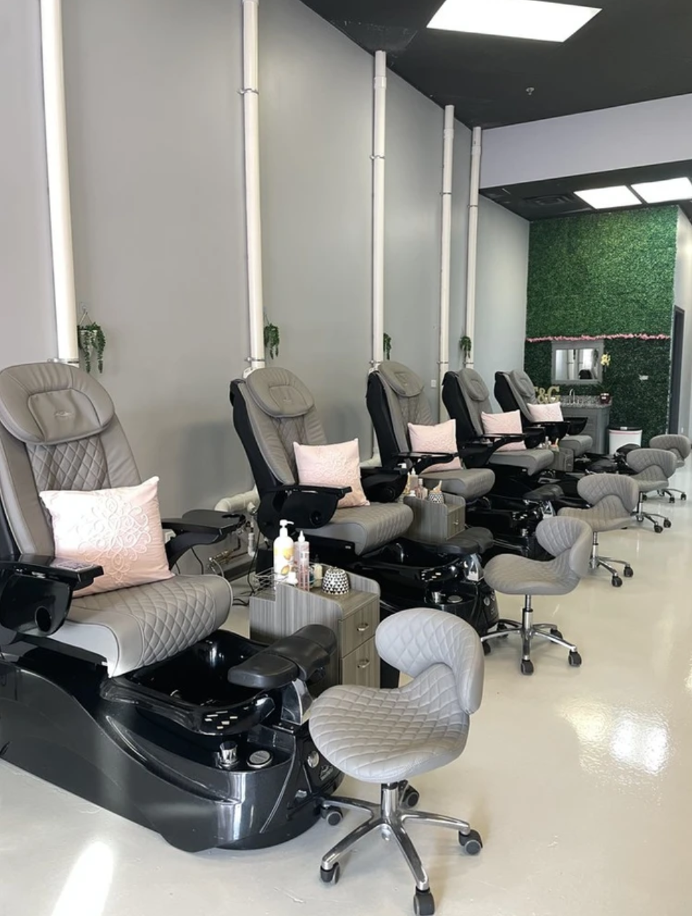 E&G Nail Salon - изысканный маникюрный салон, расположенный в Naperville, IL - Фото 6