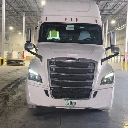 photo-prodazha-traka-freightliner-cascadia-2