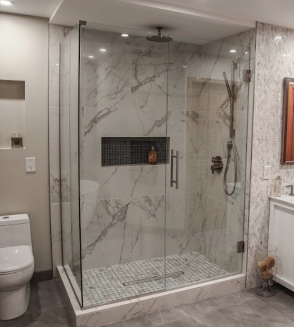 Shower Doors Master - провідна компанія з монтажу скляних дверей та інших скляних поверхонь - Фотографія 3