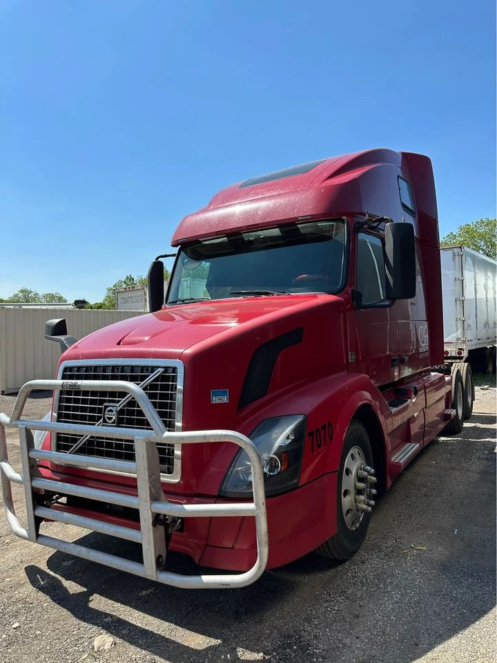 2015 Volvo VNL 670