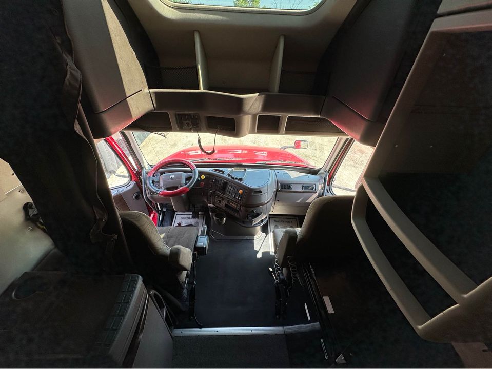 2015 Volvo VNL 670 - Фото 6