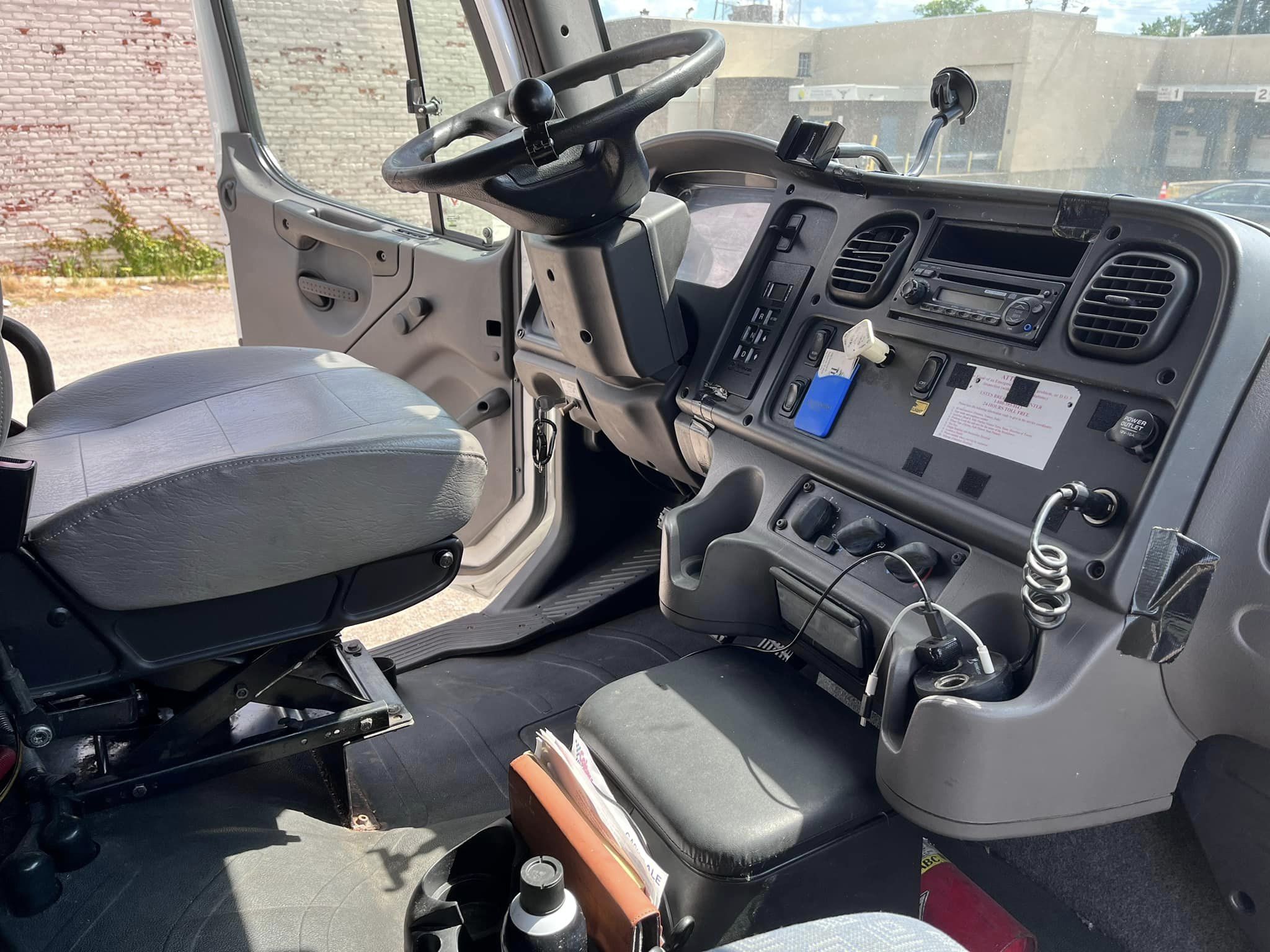 2012 Freightliner M2 - Фото 4