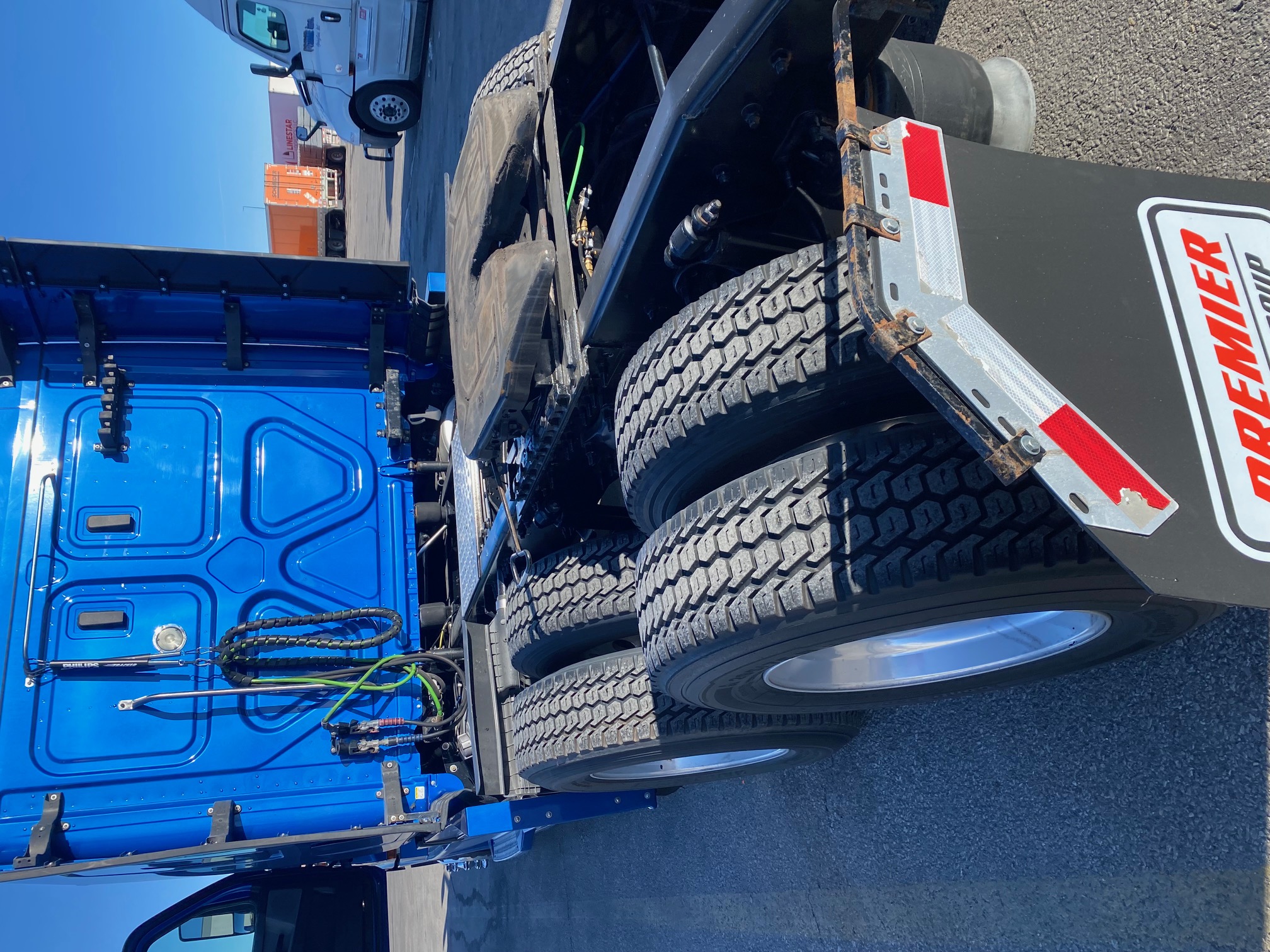 2020 Freightliner CASCADIA 126 - Фото 2