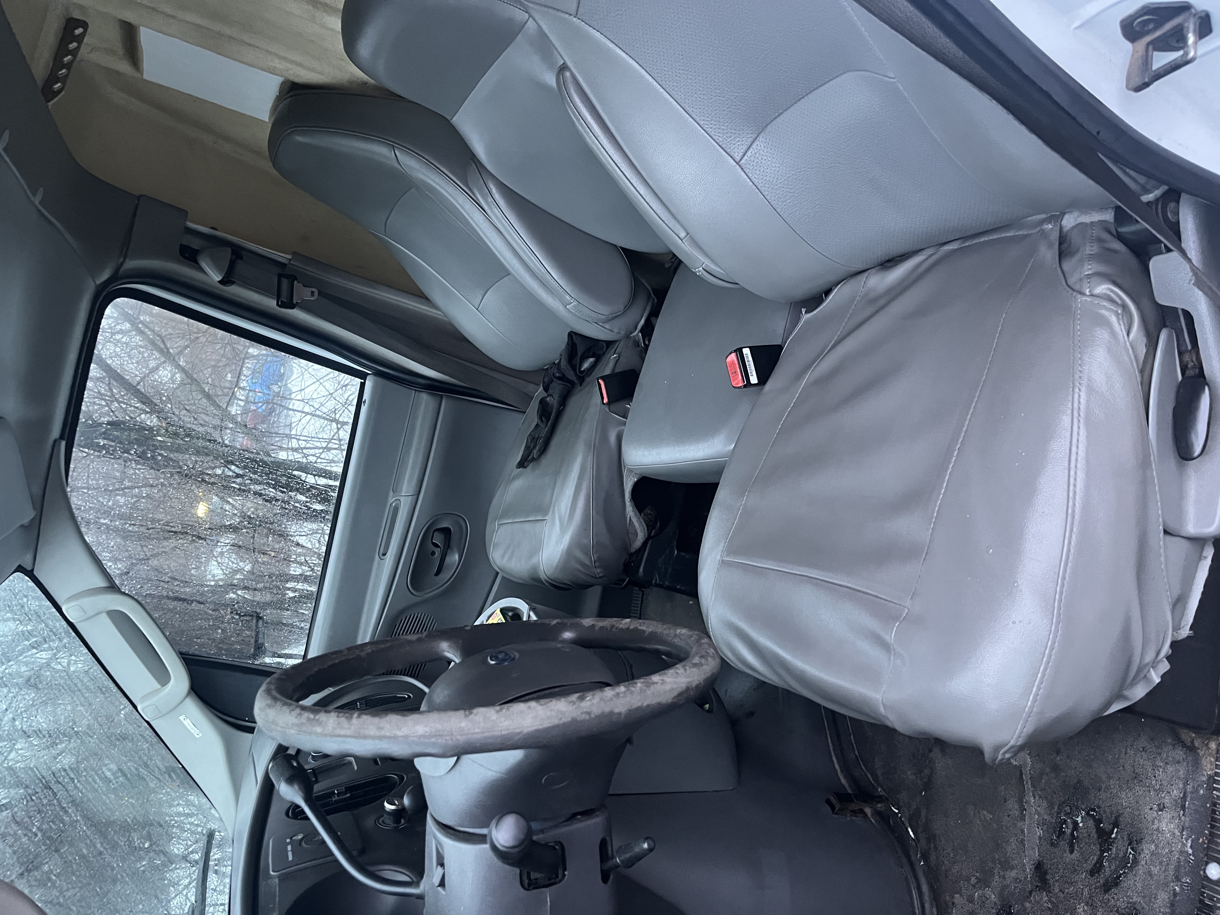 2007 Ford E450 - Фото 14