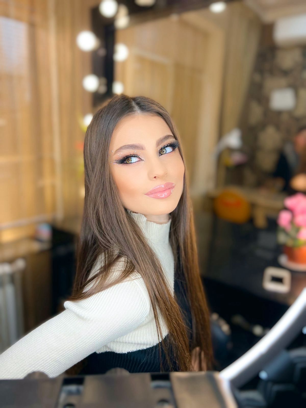Monarch Beauty Salon - место, где Вам не только помогут выгодно подчеркнуть достоинства, но и поддержат самые смелые идеи - Фото 11