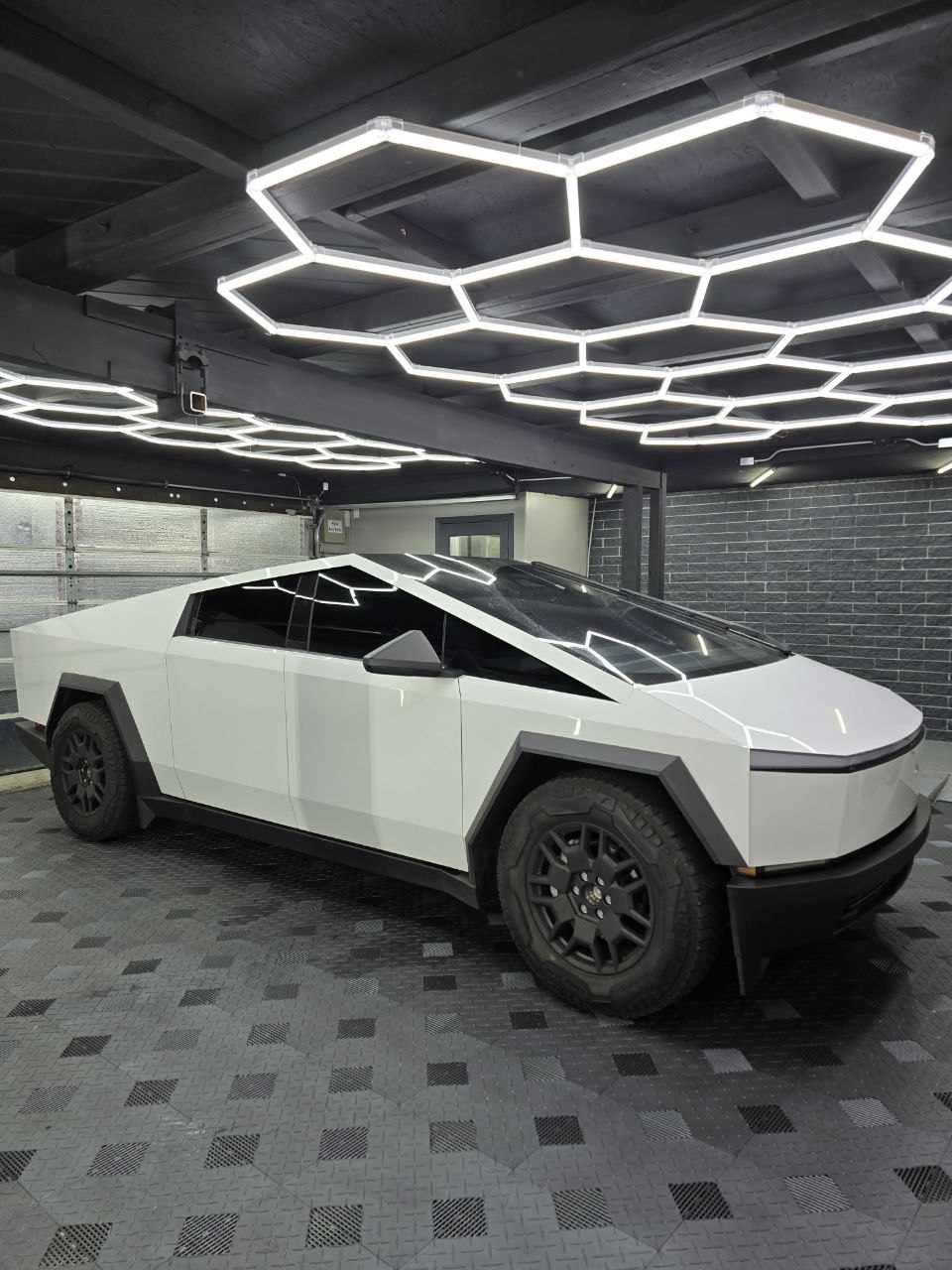 Tint-n-out: Профессиональная тонировка автостекол в Сакраменто с пожизненной гарантией и низкими ценами! - Фото 7