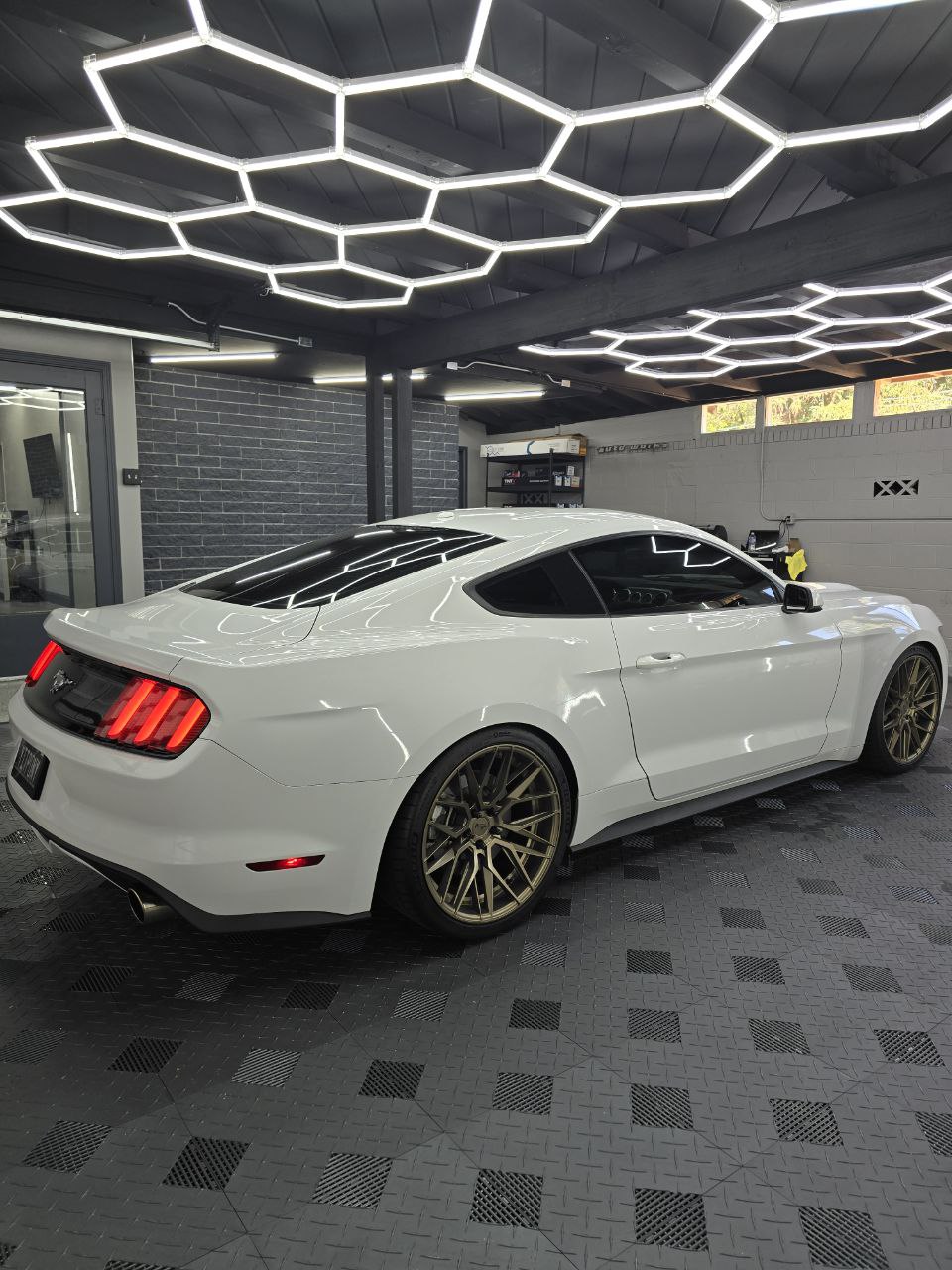 Tint-n-out: Профессиональная тонировка автостекол в Сакраменто с пожизненной гарантией и низкими ценами! - Фото 9
