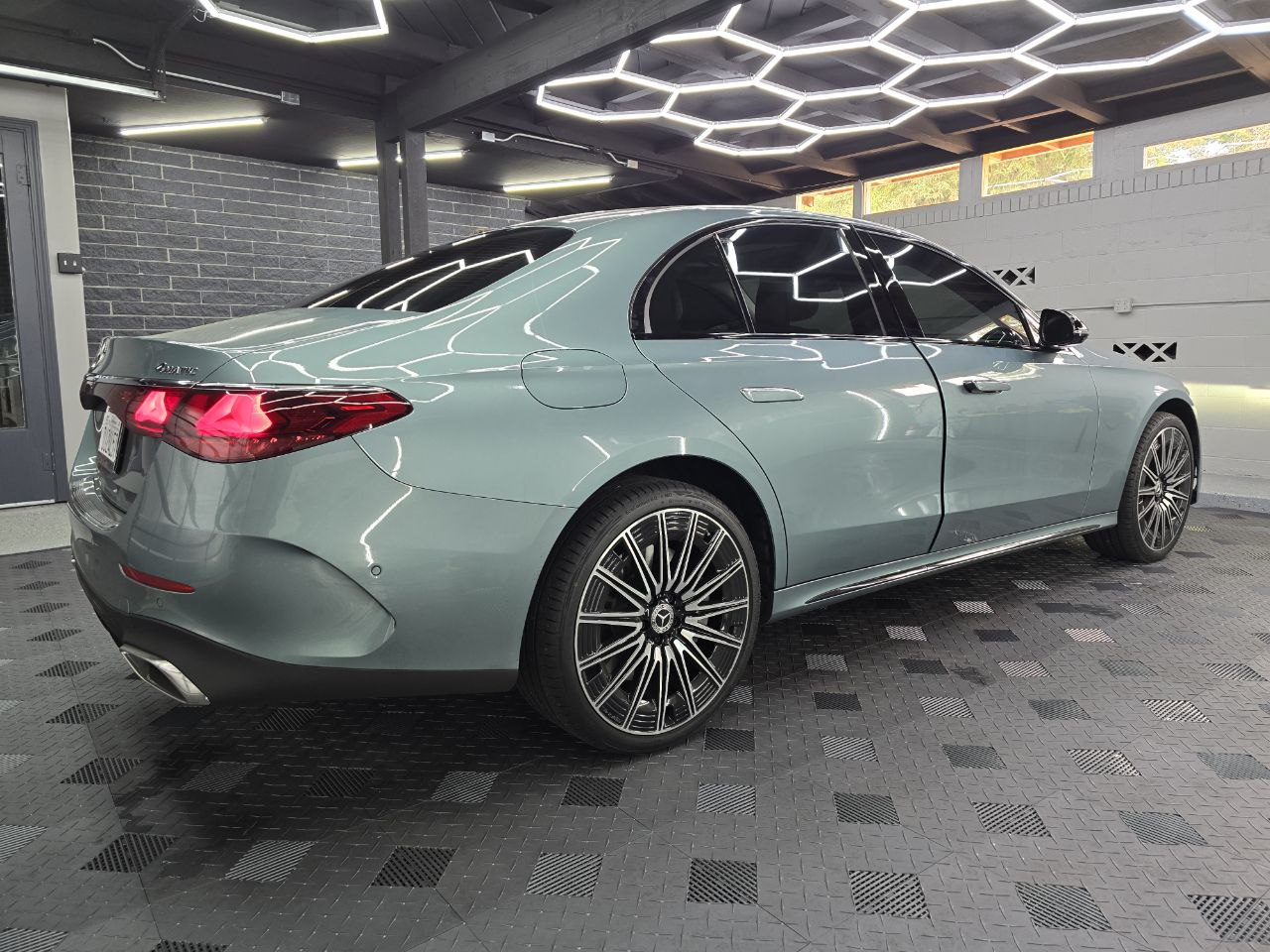 Tint-n-out: Профессиональная тонировка автостекол в Сакраменто с пожизненной гарантией и низкими ценами! - Фото 13