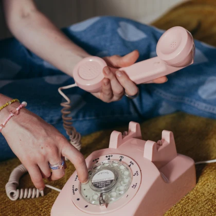 photo-razgovor-s-podrugoy-po-telefon