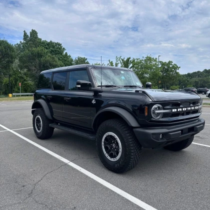 photo-ford-bronco-outer-banks-2024-g-1