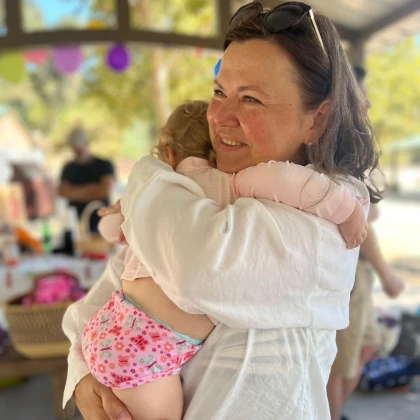 photo-nyanya-vlada-s-zabotoy-i-profess