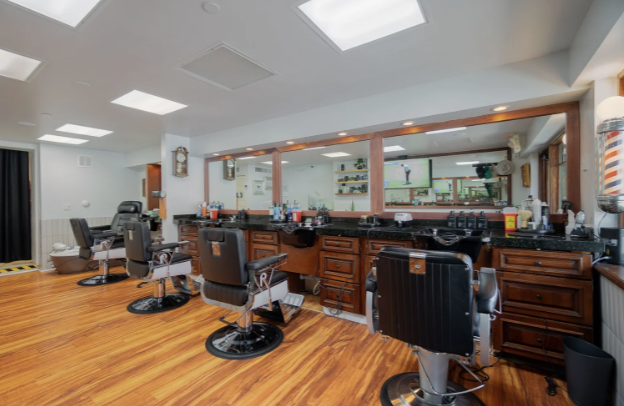 PALM BEACH BARBERSHOP — Вечное мастерство и традиции с 1936 года - Фото 11