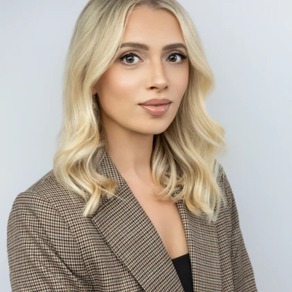 valeriya-kutolina-spetsialist-po-meditsinskomu-strahovaniyu-photo