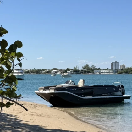 photo-deny-na-vode-s-bayliner-xr7