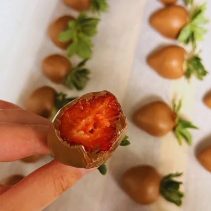 klubnika-i-banani-pokritie-pre-photo