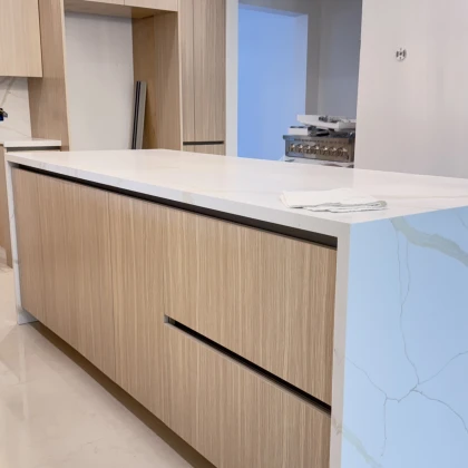 photo-custom-cabinets-kitchen-clos
