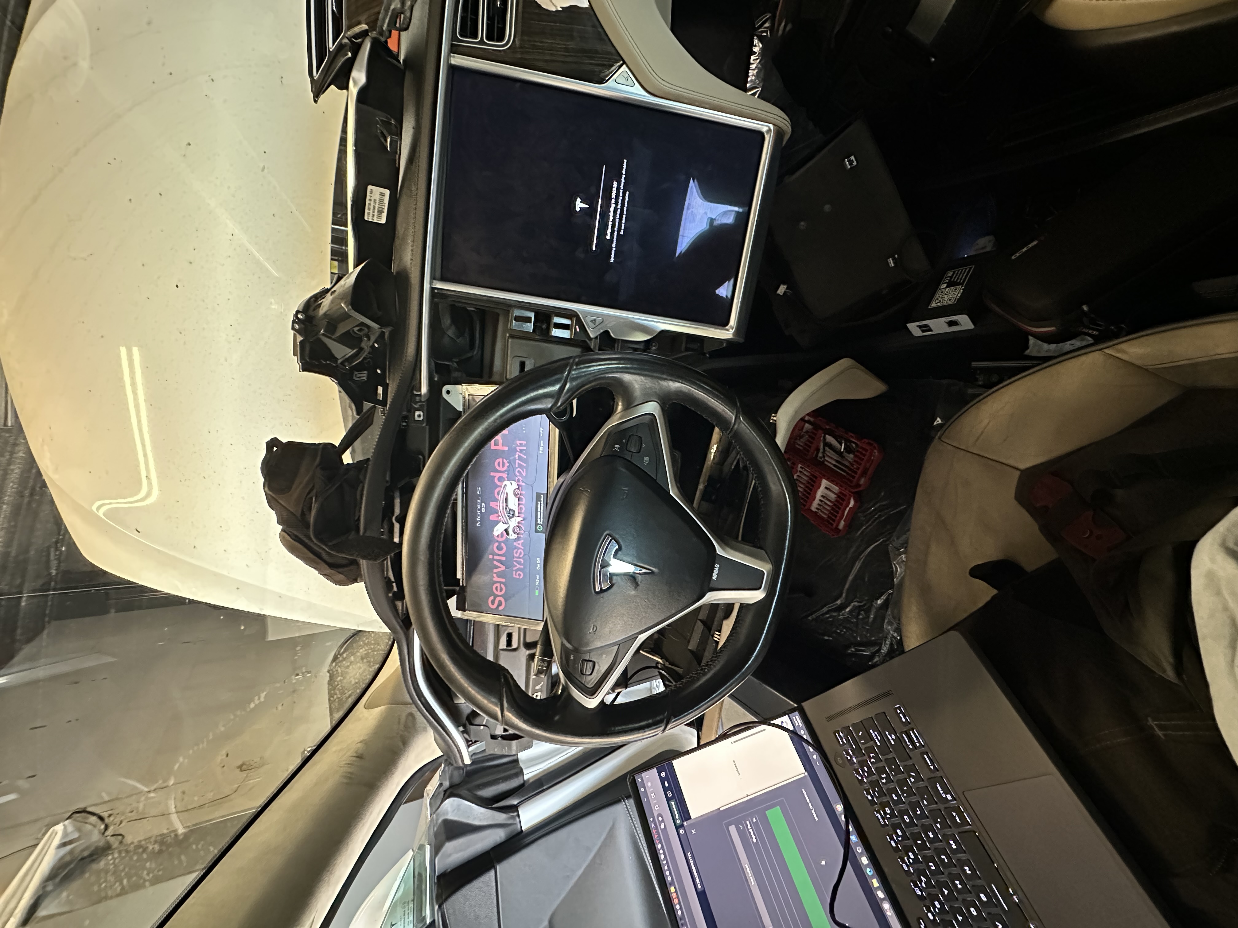 Cybervolt, Tesla repair shop - Фото 2