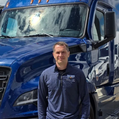 photo-ofitsialyniy-diler-freightliner-v-illinoyse-traki-pod-lyuboy-byudzhet
