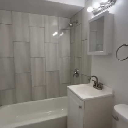 327472