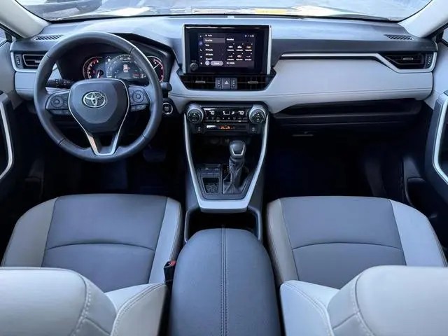 Neatly Used 2023 Toyota RAV4 XLE Premium - Фото 2