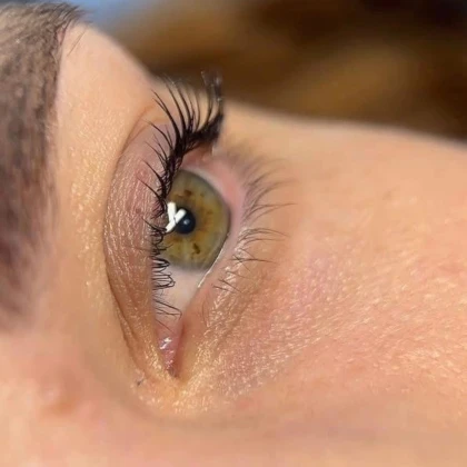 eyelash-extensions-and-laminat-photo