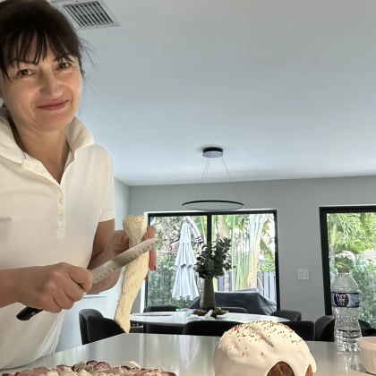 pratsyuyu-nchnoyu-doglyadalynitseyu-z-photo