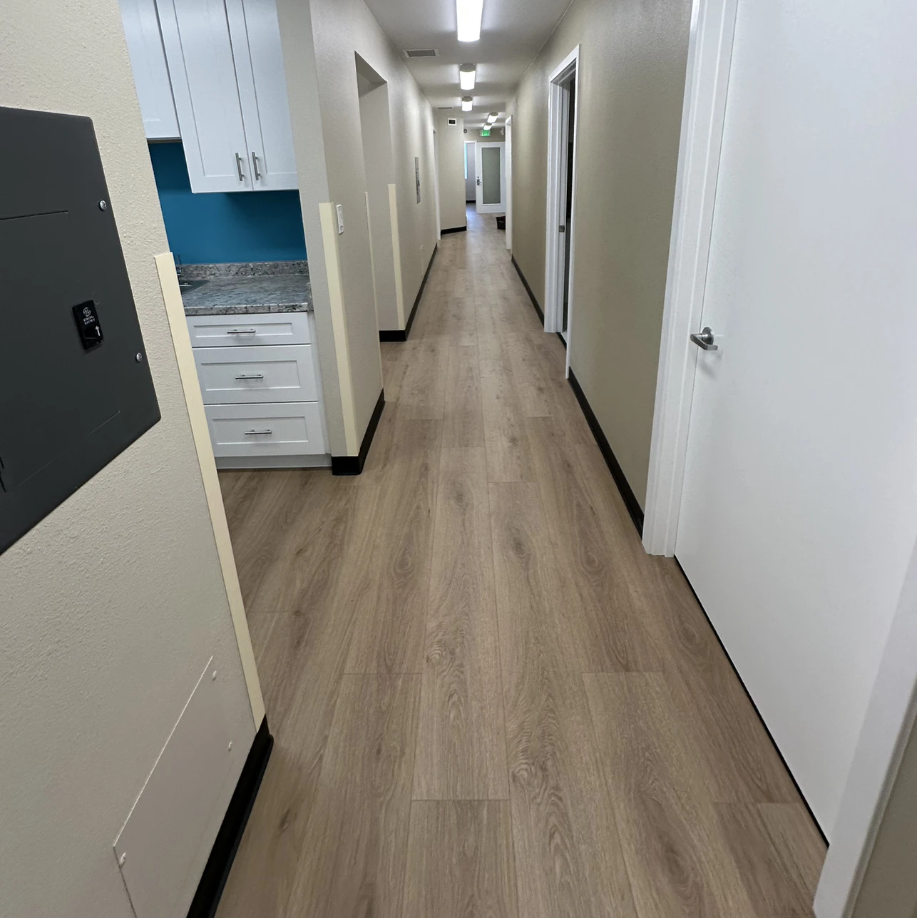 Установка напольных покрытий, Laminate, hardwood