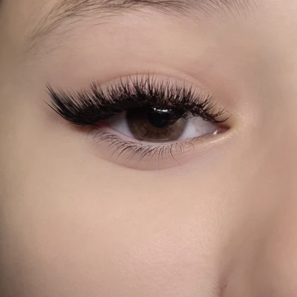 aleksandra-master-po-narashtivaniyu-resnits-photo