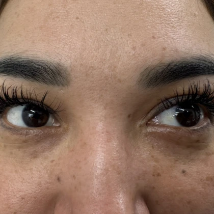 photo-trebuetsya-modely-na-resnitsi-na