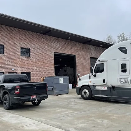 unona-truck-repair-freightline-photo