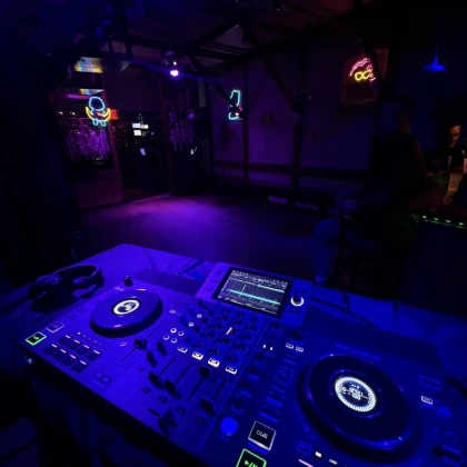 dj-for-events-with-full-sound-photo