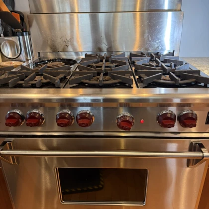 technician-appliance-repair-photo