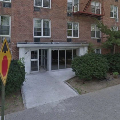 sdaetsya-studiya-na-2-mesyatsa-kv-photo