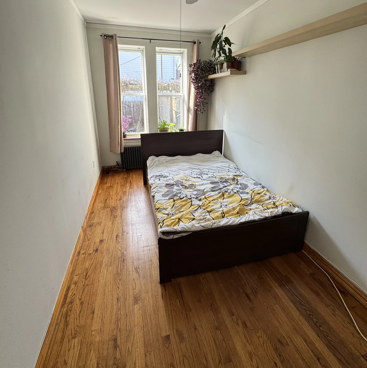 Бруклин, Kings Highway и W 2nd St сдаются 2 комнаты для женщин