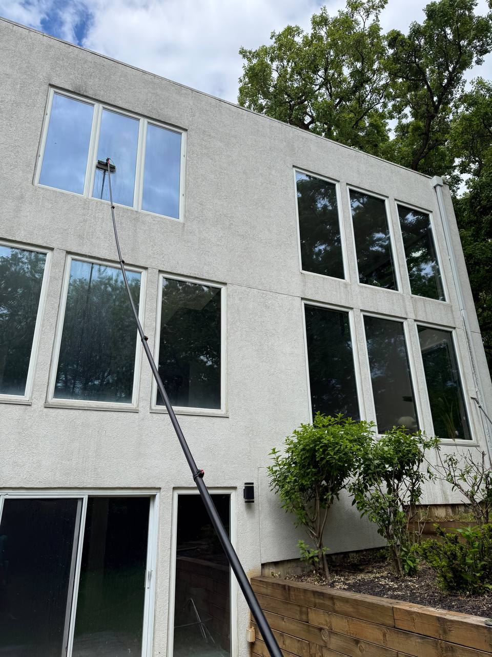 Busy Bee Cleaning Company — Power Washing & Window Cleaning в Chicago, IL - Фото 3
