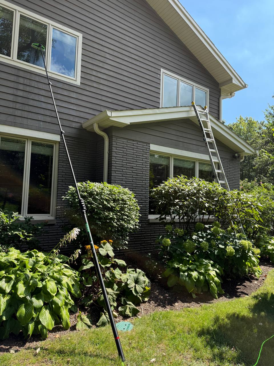 Busy Bee Cleaning Company — Power Washing & Window Cleaning в Chicago, IL - Фото 7