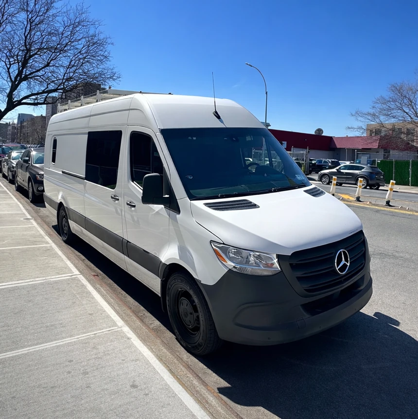 Перевозки и доставка  Mercedes Sprinter Extended High Roof