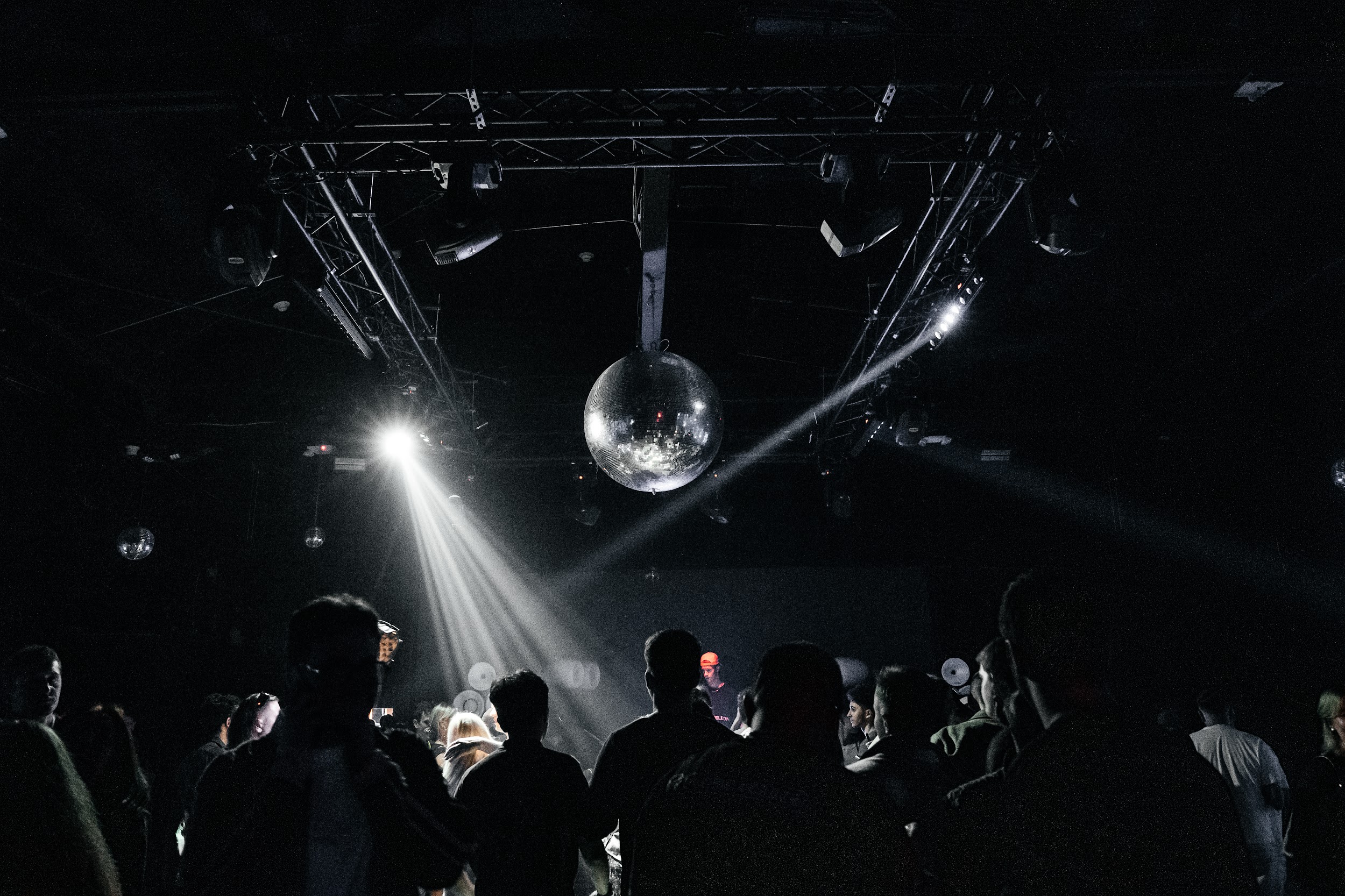 LOUDR - Звук - Свет - DJ - Event Production - Фото 2