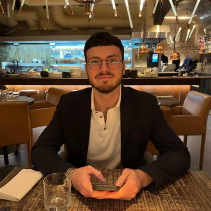 Менеджер з продажу