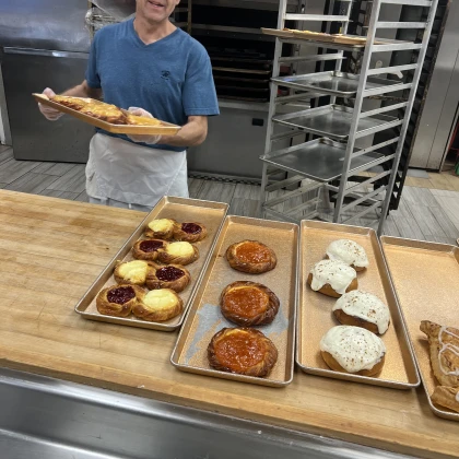 В данный момент работаю Bakery