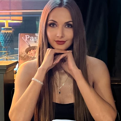 Офіціант, помічник офіціанта, Home attendant