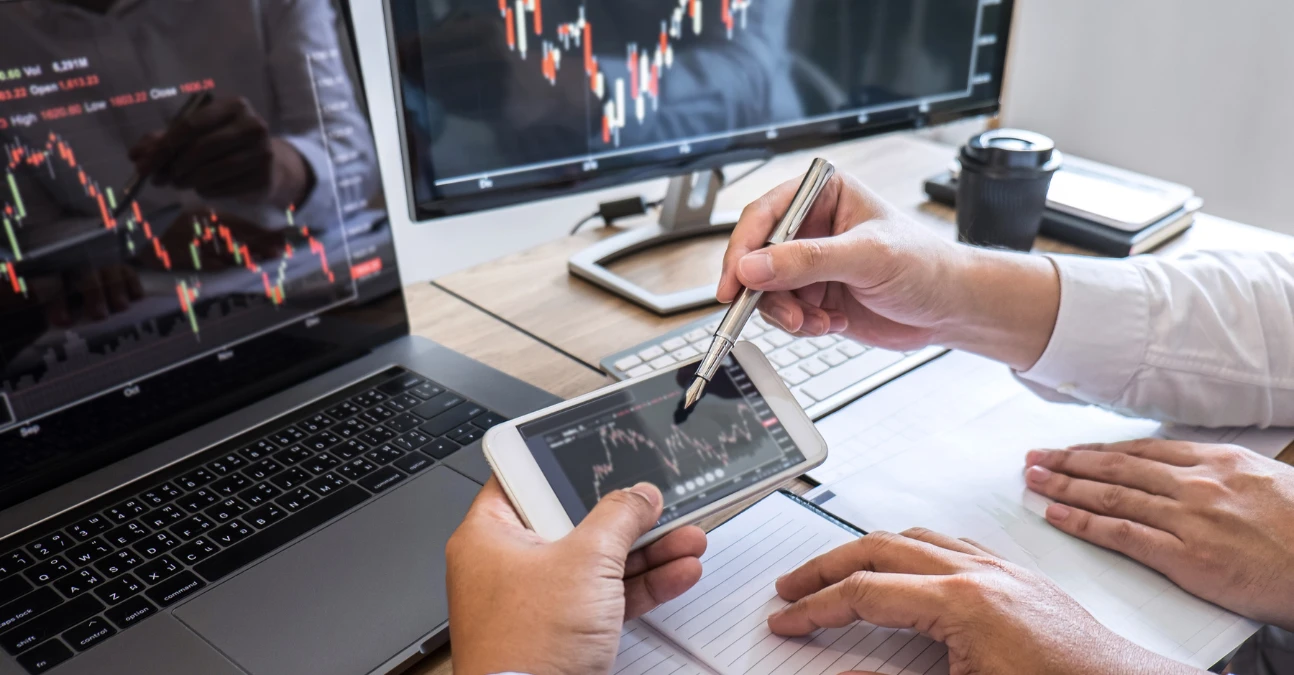 Інвестиції в США. 5 робочих способів, як забезпечити пасивний дохід іммігранту і заробити на чужих боргах